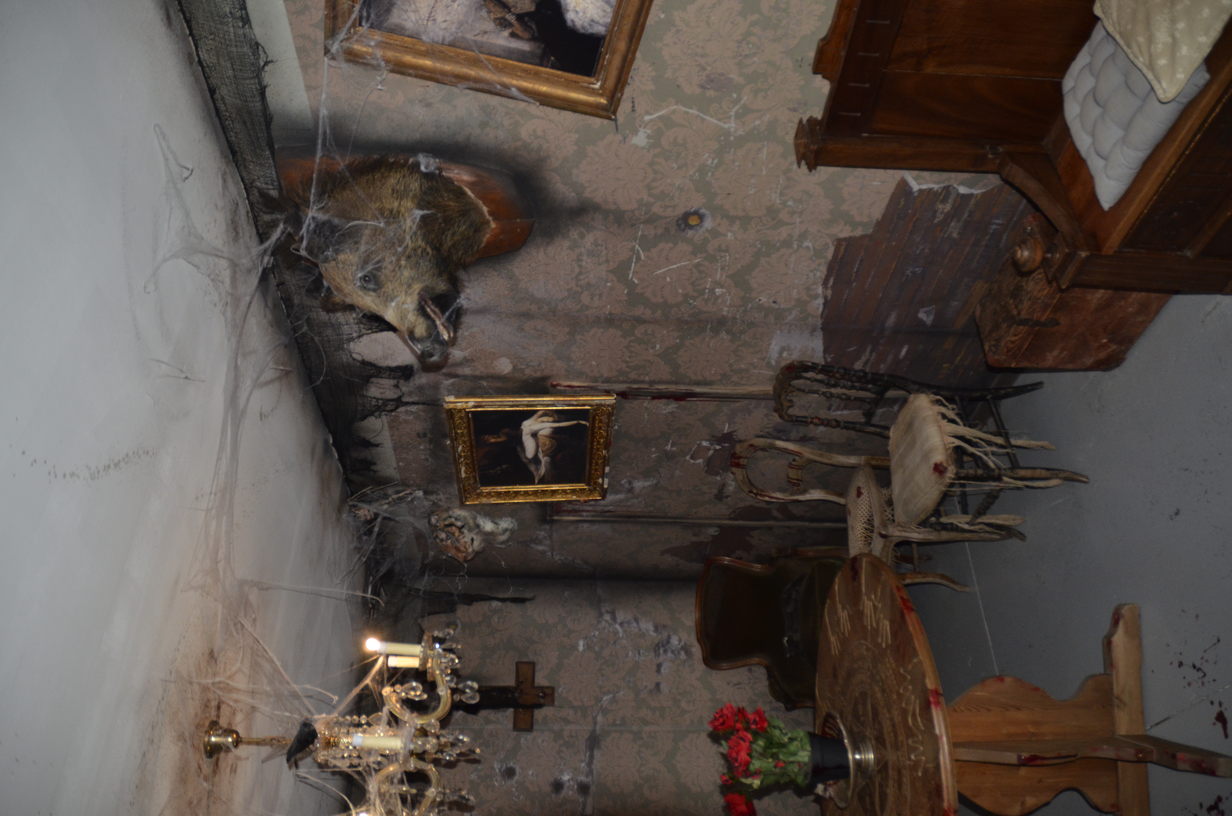 Décor de maison hantée de l'escape game Haunted House près d'Annecy