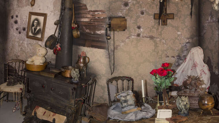 Une maison abandonnée. Une présence invisible. Et une nuit dont vous vous souviendrez longtemps.