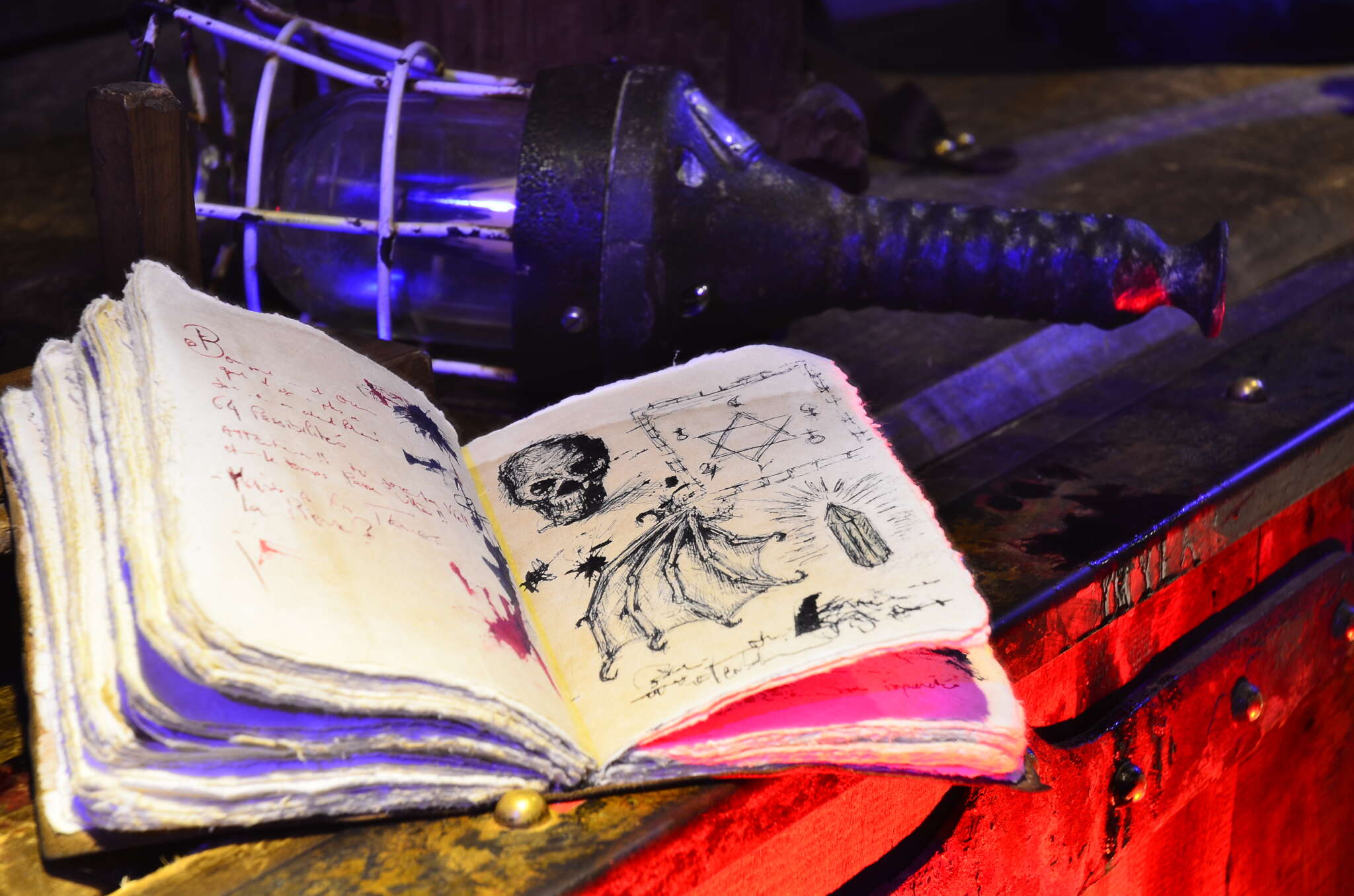 Objets anciens et décor du château dans l’escape game Ultimate Sacrifice