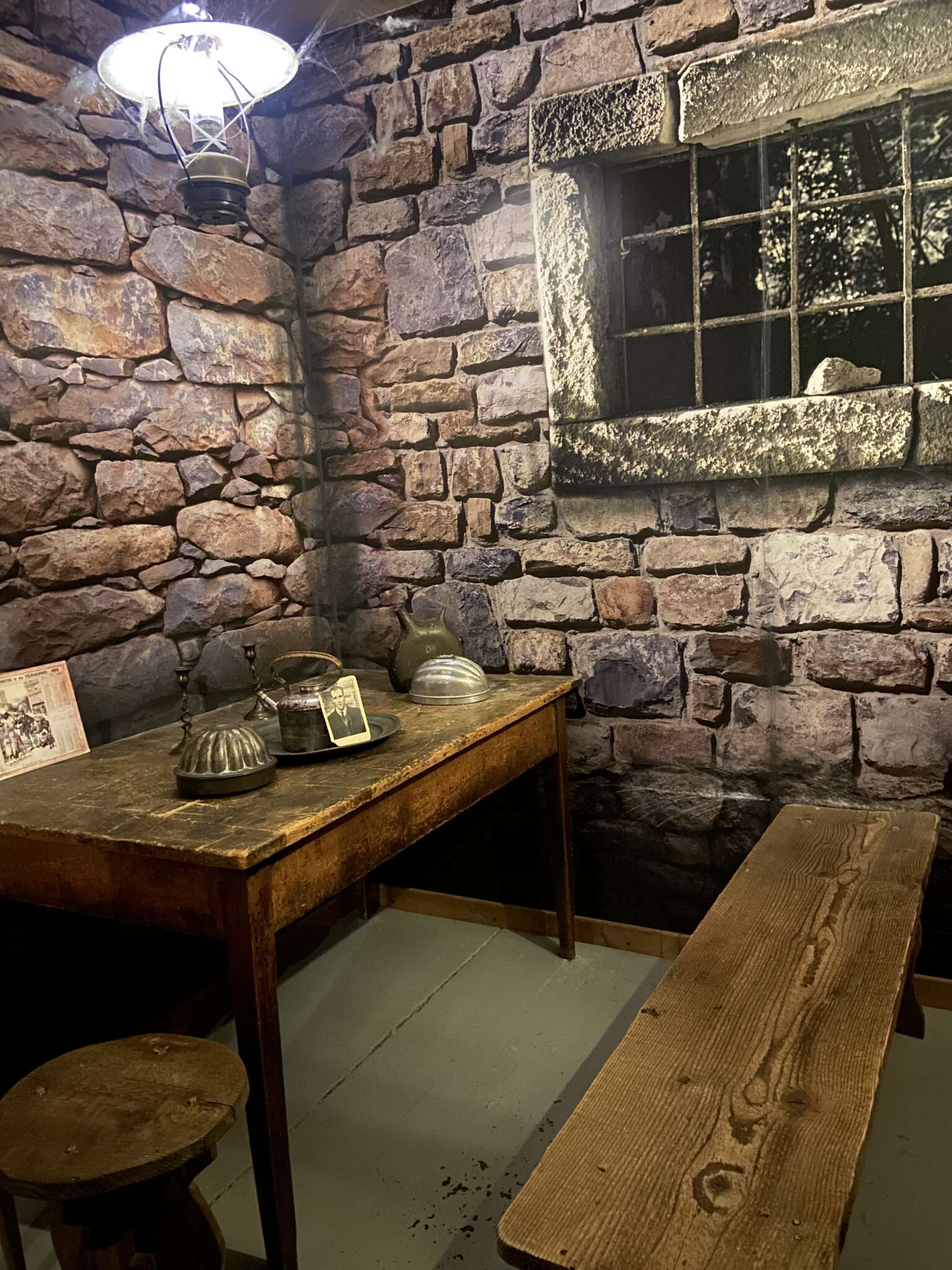 Objet rétro dans le décor de l’escape game Travel Time à Annecy